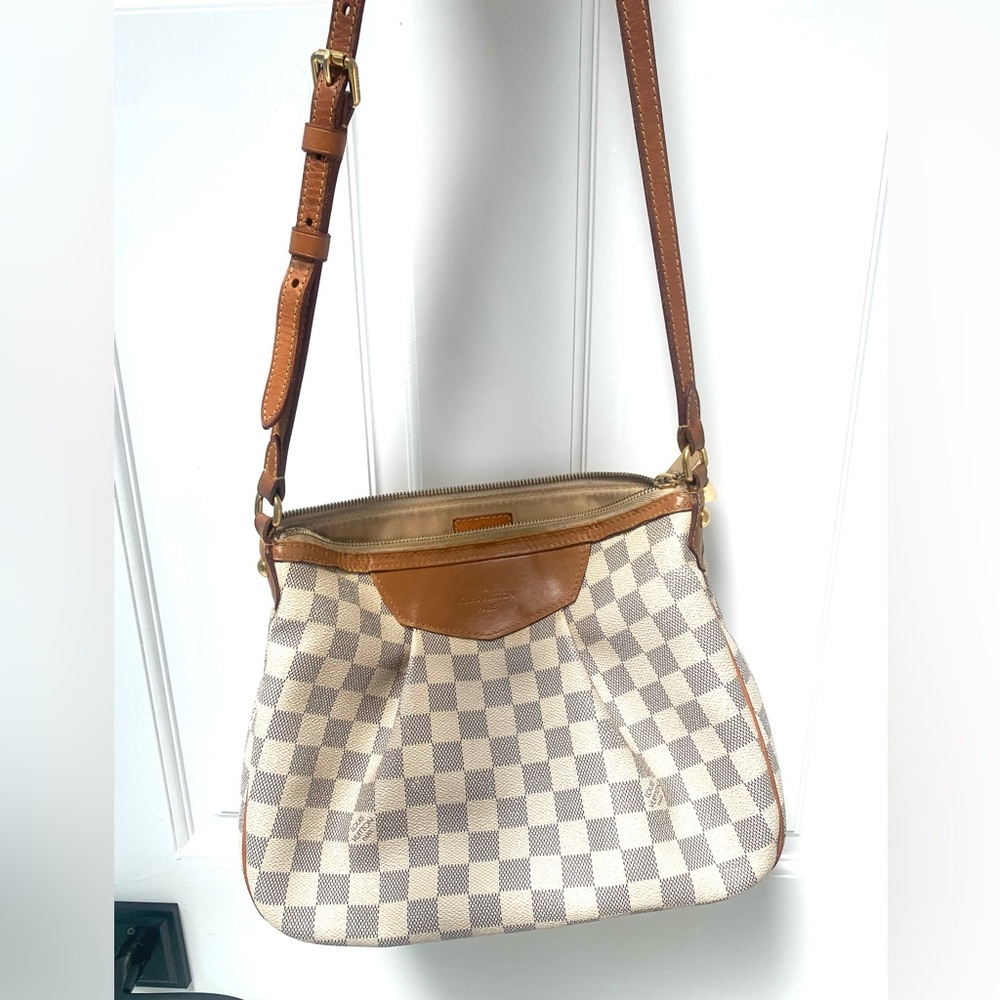 Authentic Louis Vuitton Siracusa Azur Damier crossbody